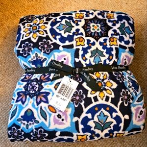 Vera Bradley Fleece Throw Blanket NWT